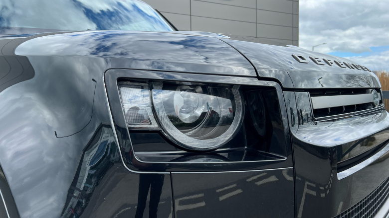 Land Rover Defender 2.0 P300 X-Dynamic SE 90 3dr Auto Petrol Estate